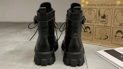 K čemu slouží poutko na patě bot – a jak chrání vaše nohy