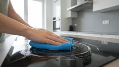 Proč se běžný úklid mění v boj se škrábanci na sporáku