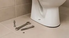 Proč utažení šroubů nepomáhá: jednoduchý způsob, jak odstranit vůli na toaletní míse